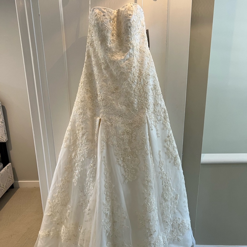 NWT Oleg Cassini Wedding Gown